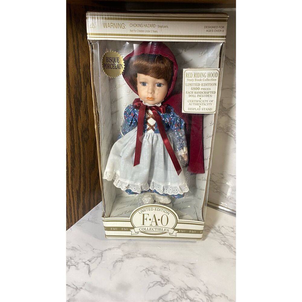 NEW NRFB RARE VINTAGE FAO COLLECTIBLES RED RIDING HOOD PORCELAIN
